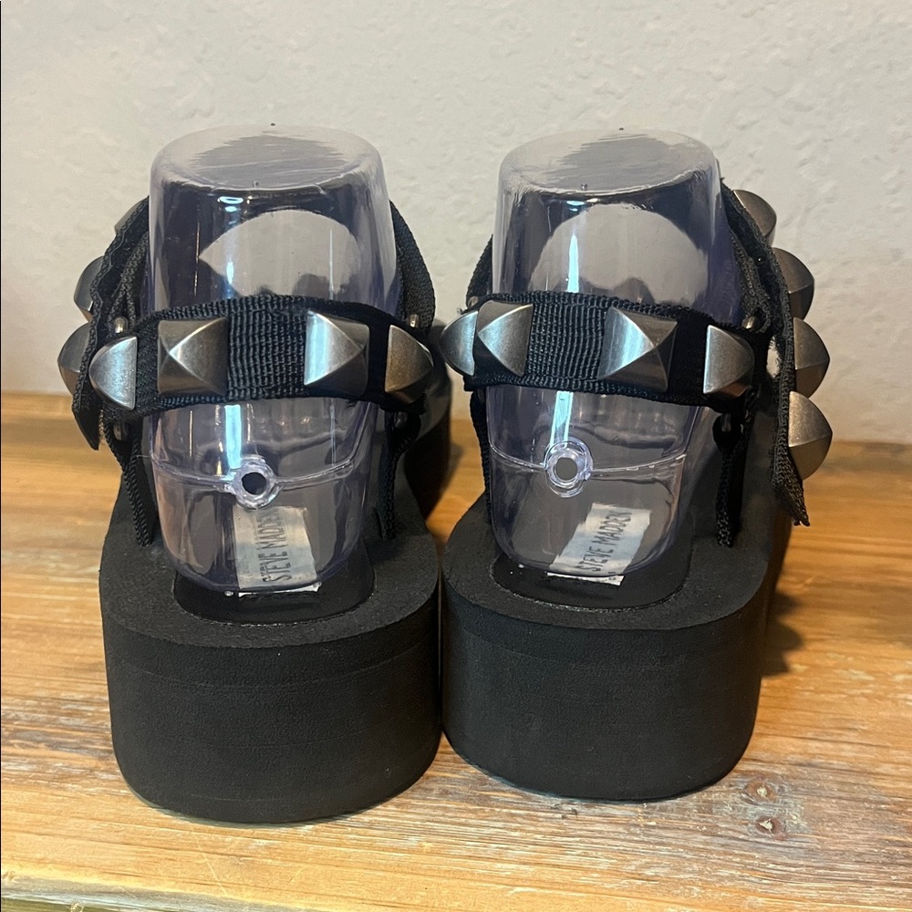 Steve Madden Black Studded Platform Sandals size 9.5 - Picture 5 of 7